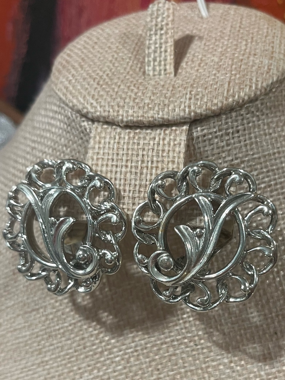 🌈 3/$10 Vtg Sarah Coventry Silver Filigree Swirl Clip-On Earrings